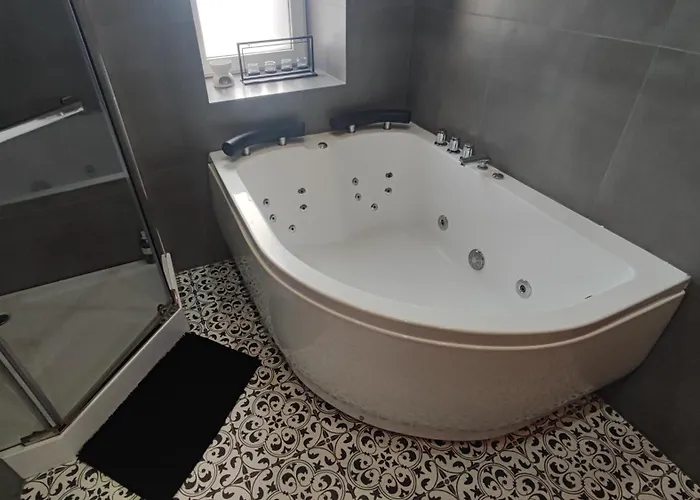 Z Jacuzzi Διαμέρισμα *